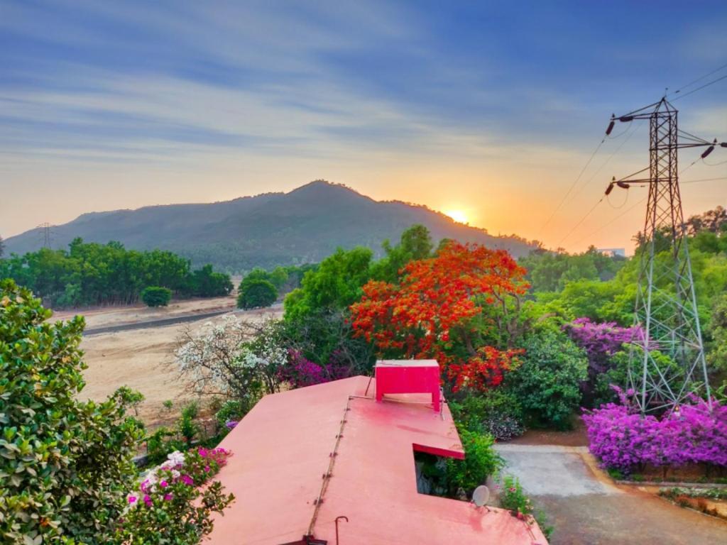 Lake View Resort Lonavala Luaran gambar