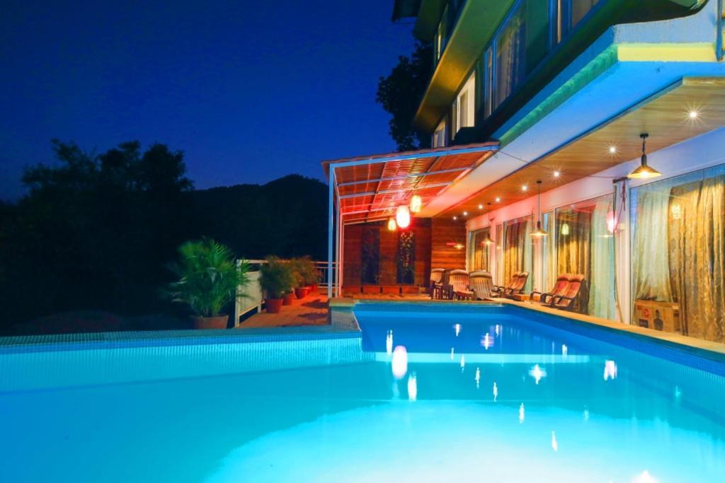 Lake View Resort Lonavala Luaran gambar