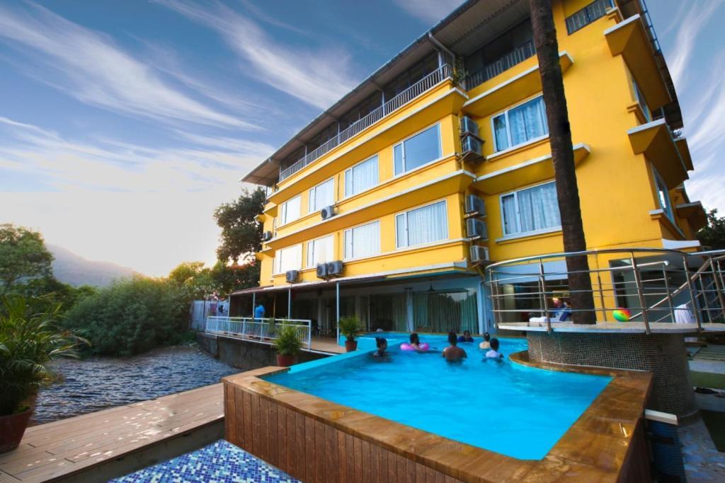 Lake View Resort Lonavala Luaran gambar