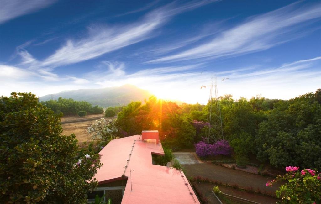 Lake View Resort Lonavala Luaran gambar