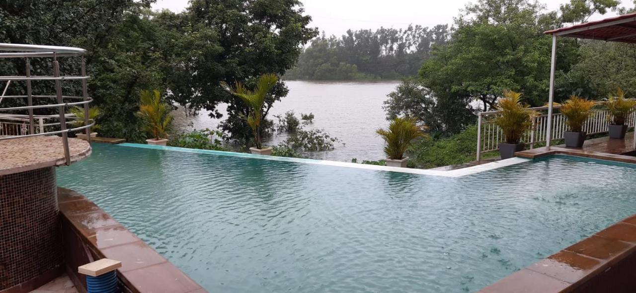 Lake View Resort Lonavala Luaran gambar